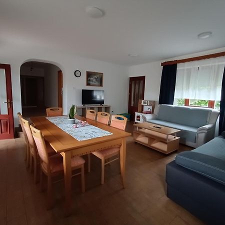 Apartma Mihatovi ピフカ エクステリア 写真